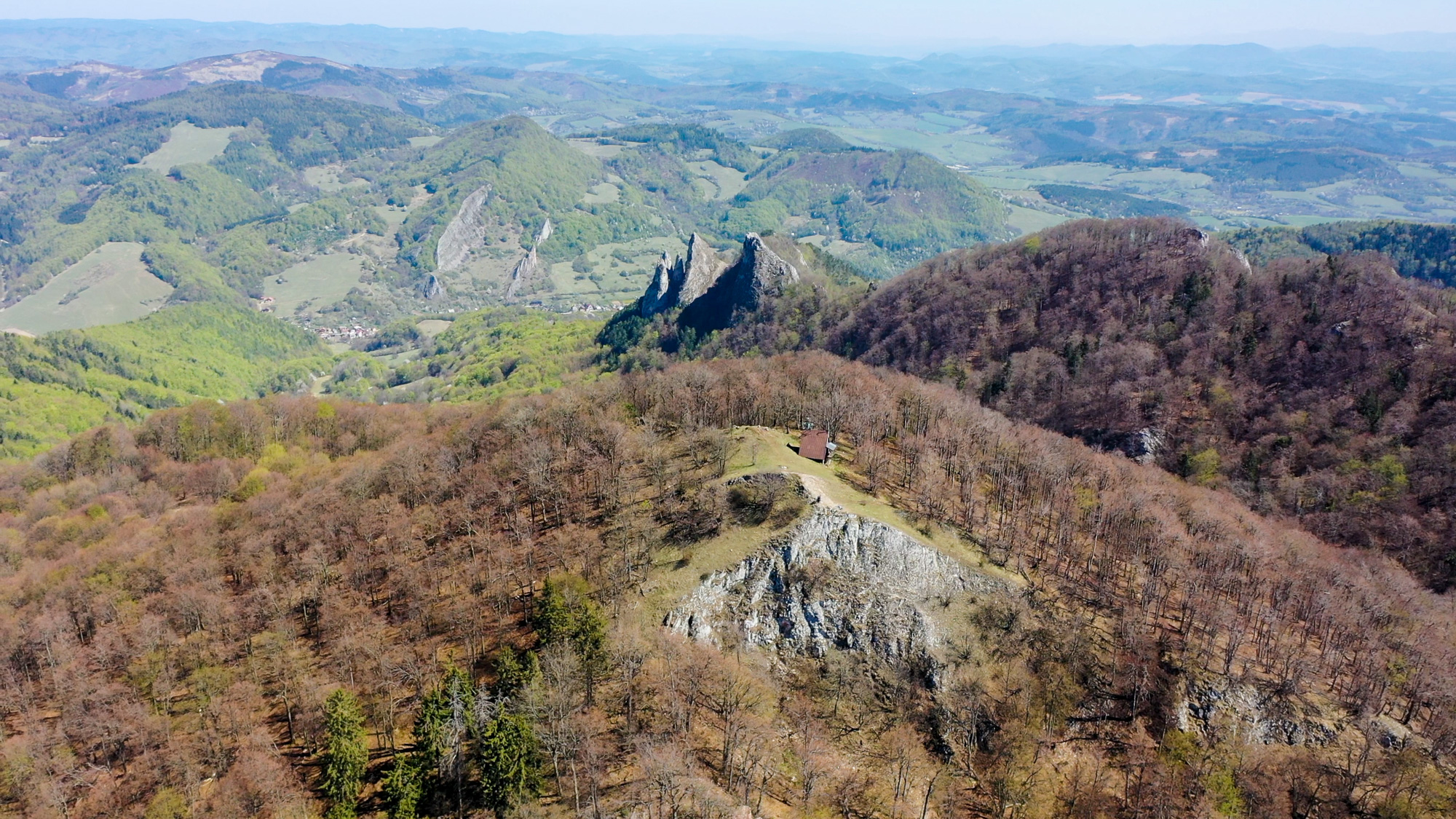 Pohľad na vrch Chmeľová (925 m)