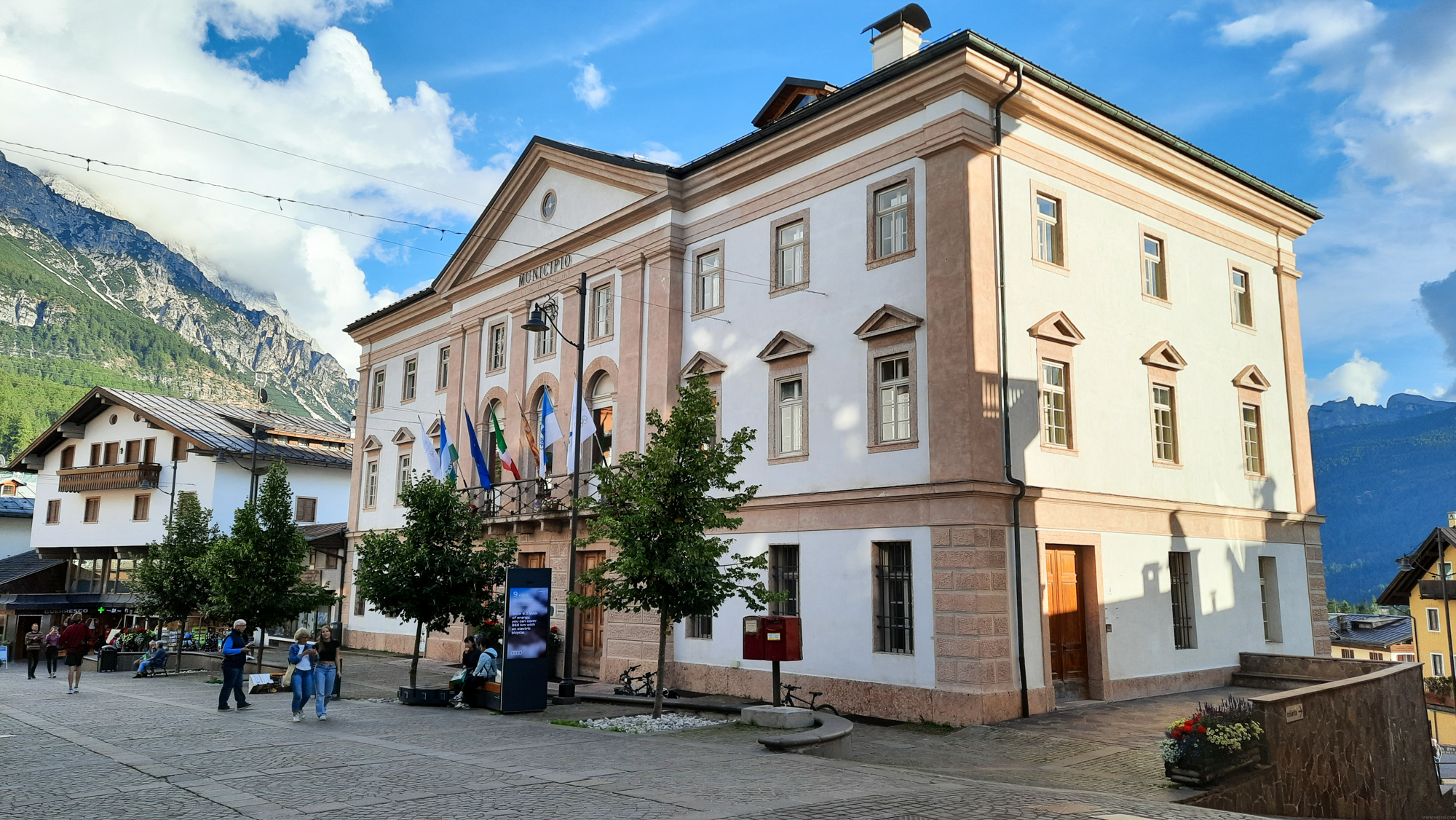 Budova mestskej radnice v Cortina d'Ampezzo.