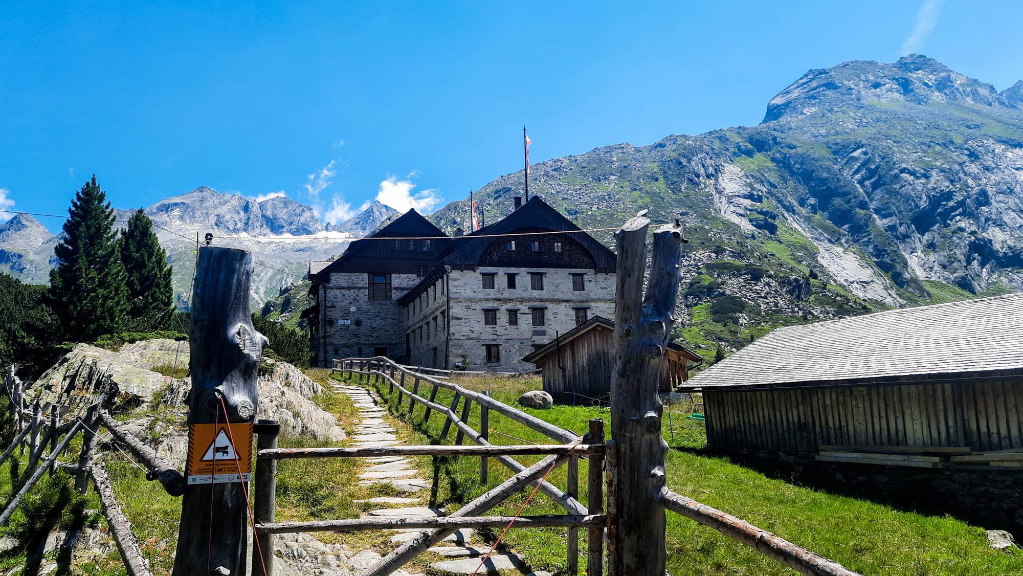 Vstupná bránička do Berliner Hütte.