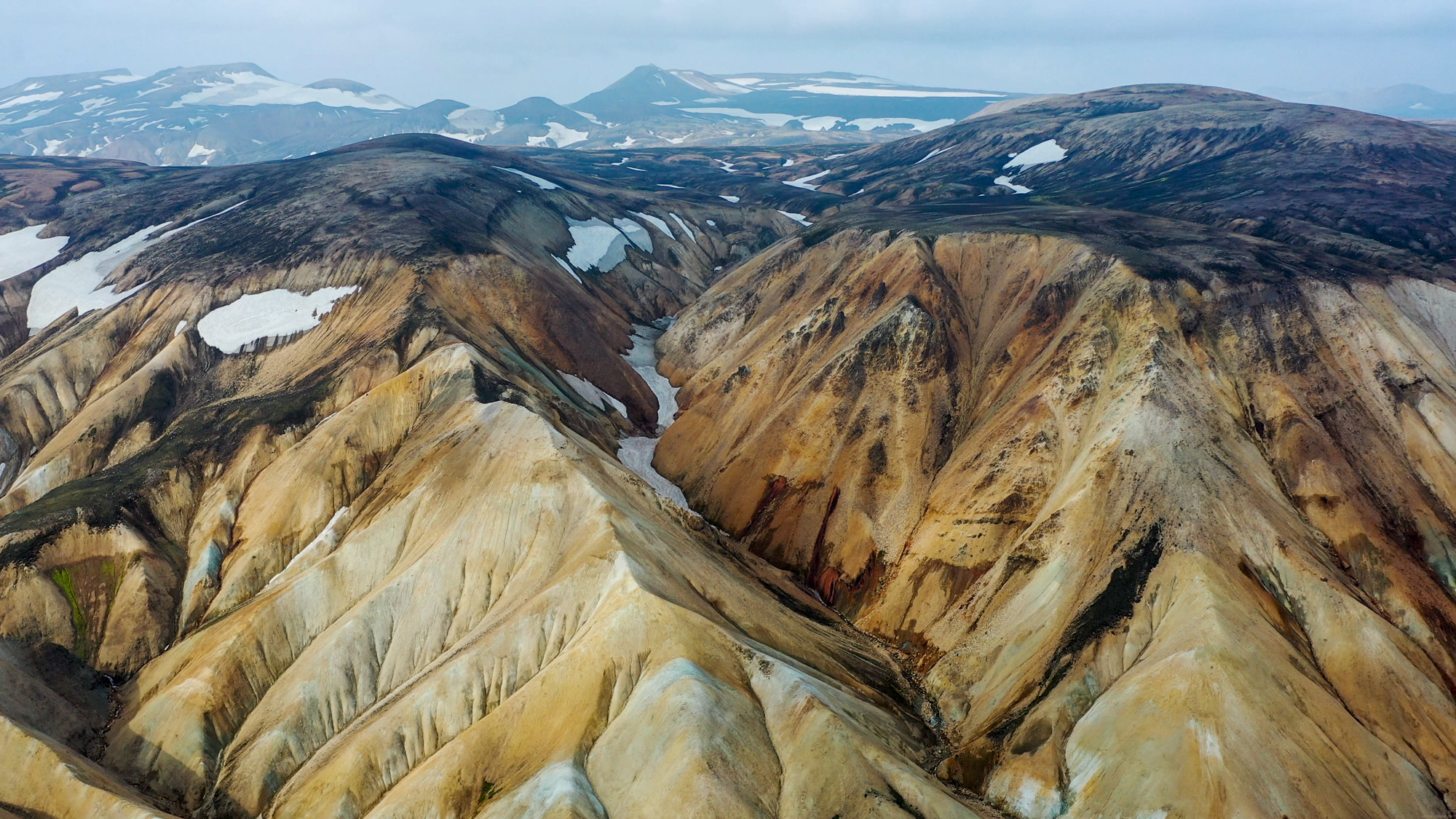 Oblasť Landmannalaugar je tiež prezývaná ako Dúhové hory.