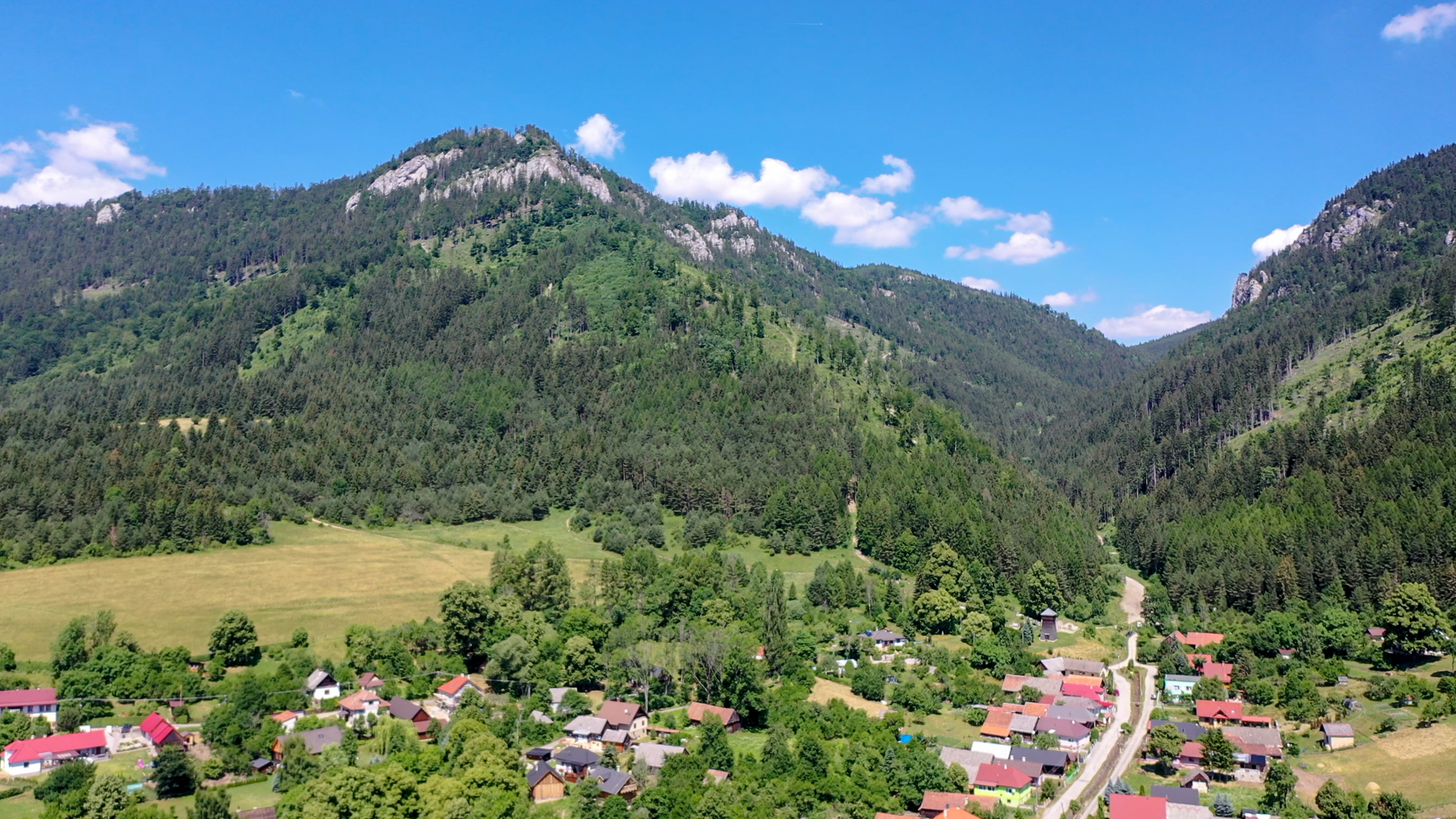 Obec Liptovská Anna a vrch Pravnáč