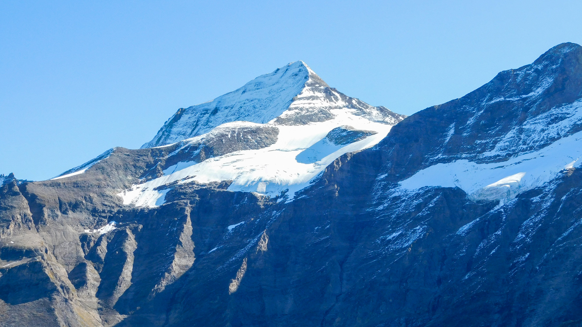 Großes Wiesbachhorn 3564 m, prezývaný aj rakúsky Matternhorn.