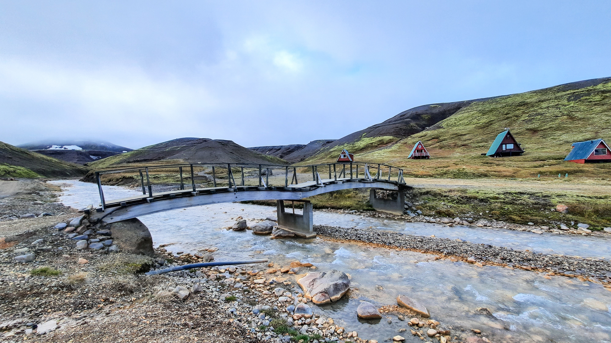 Túra začína chatovej oblasti Kerlingarfjöll Mountain Resort v časti Ásgarður.