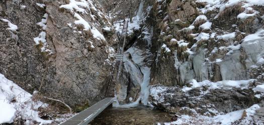 Jánošíkové diery, Slovensko