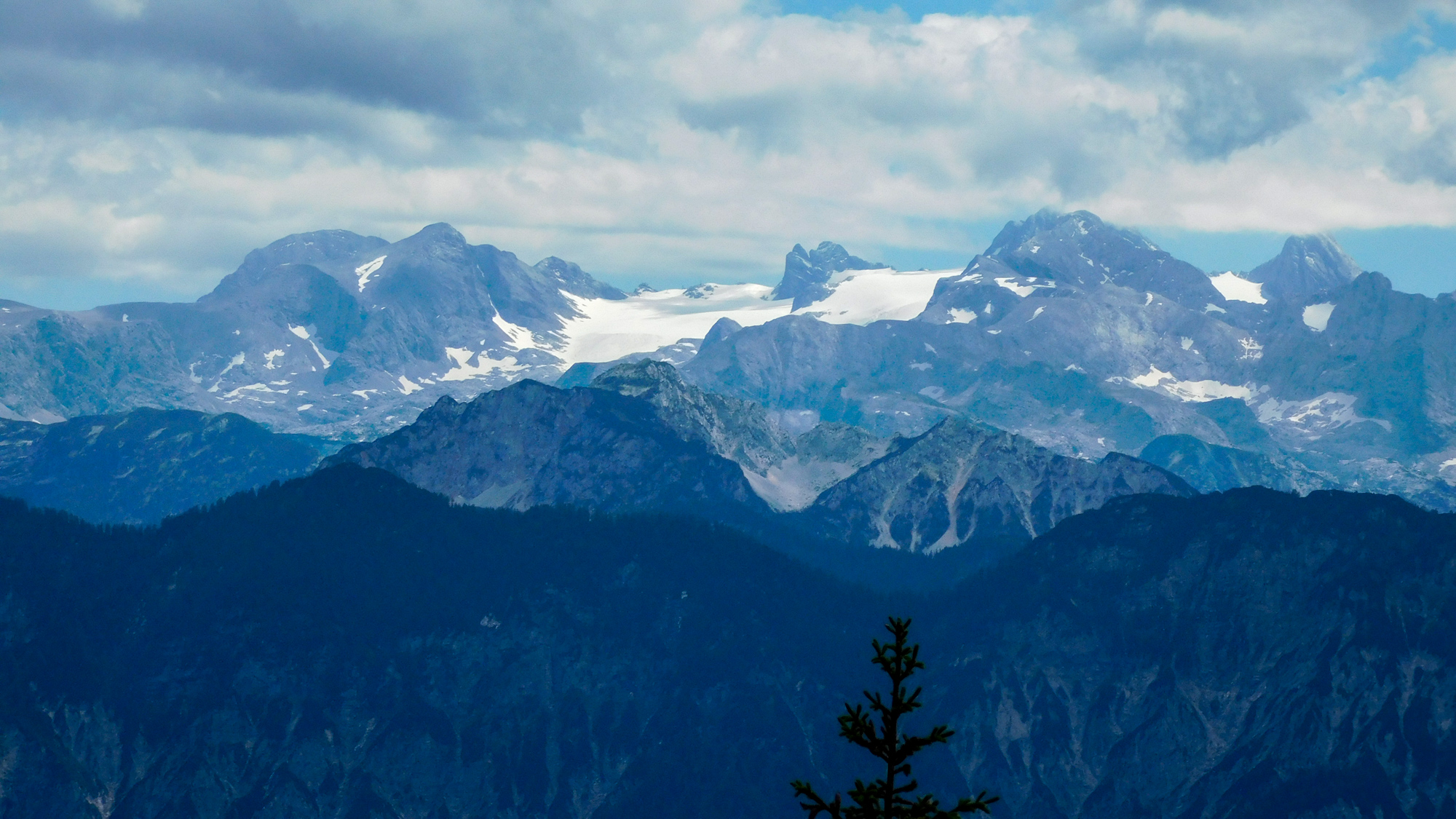 Výhľad na Dachstein z vrchu Elferkogel.