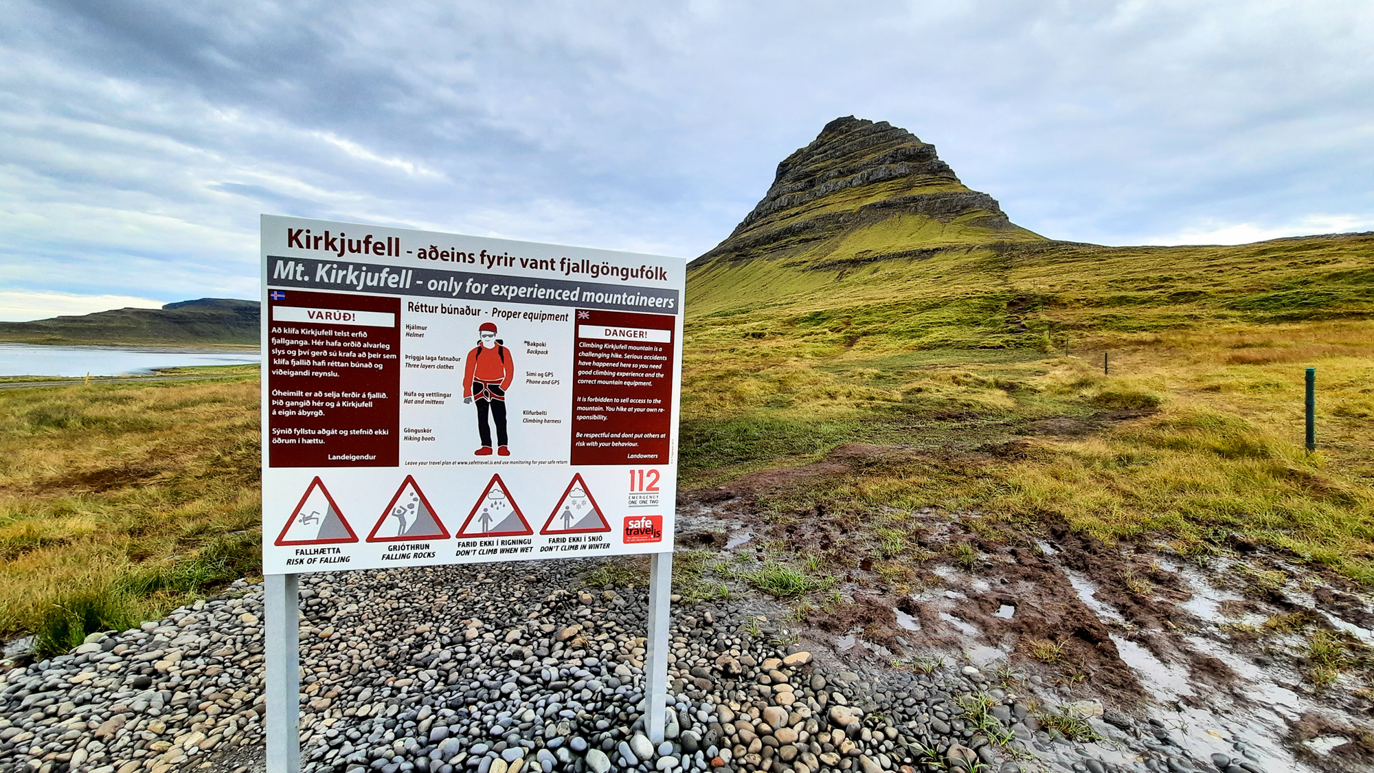 Upozornenie pred výstupom na Kirkjufell.