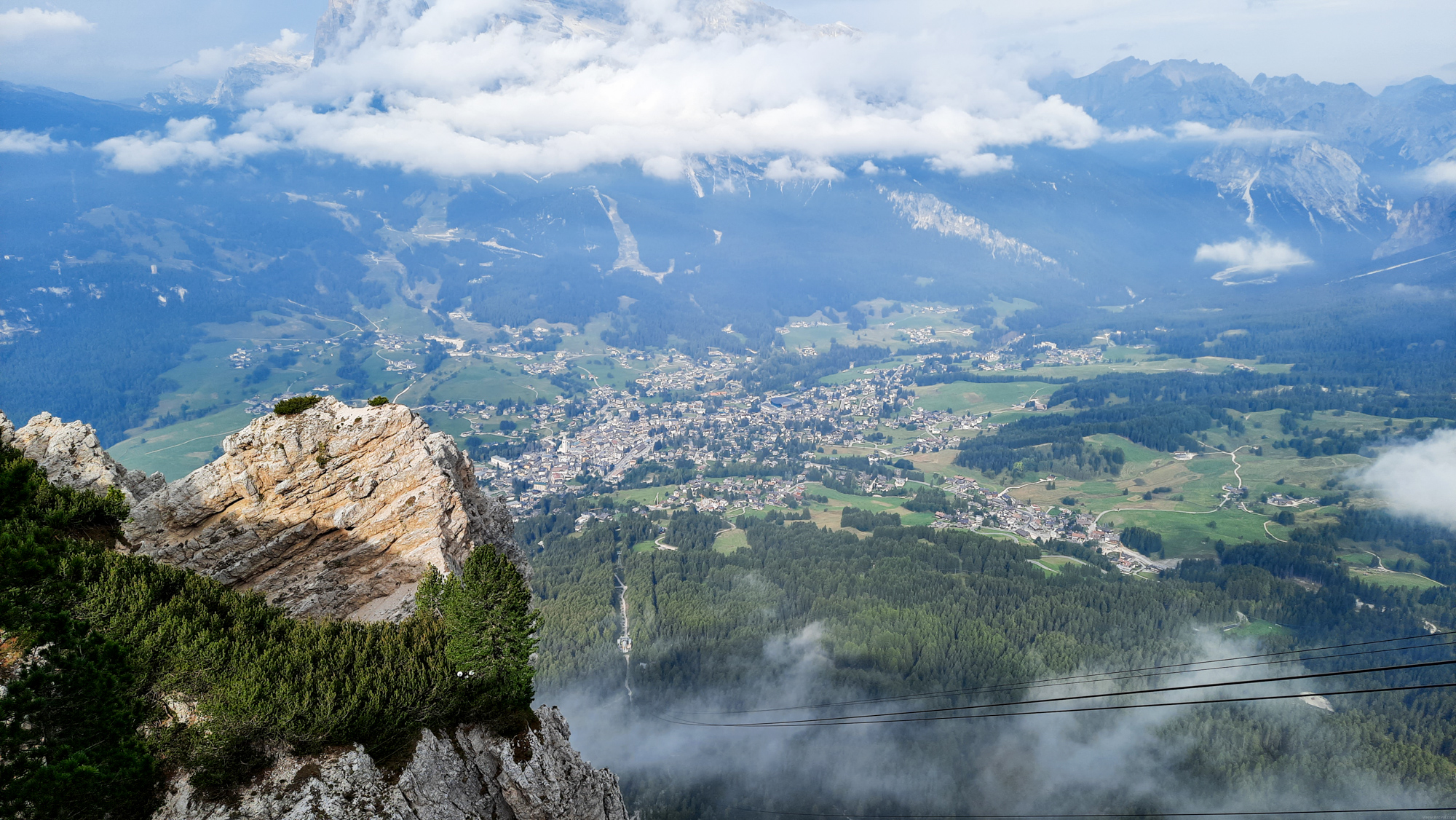 Túra začala vývozom k chate Faloria nad Cortinou d'Ampezzo.