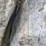 Foto 9: Detail komína s istiacim lanom a kovovými stupačkami