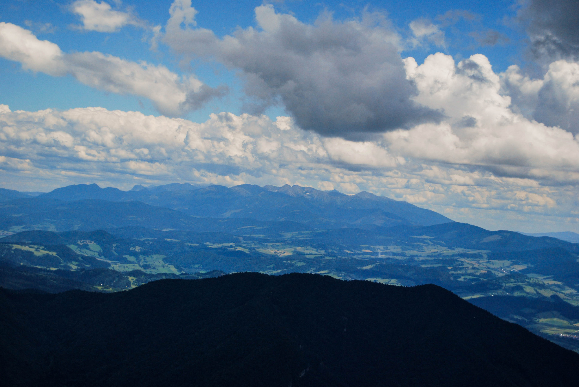 Pohľad na Západné Tatry z Veľkého Rozsutca