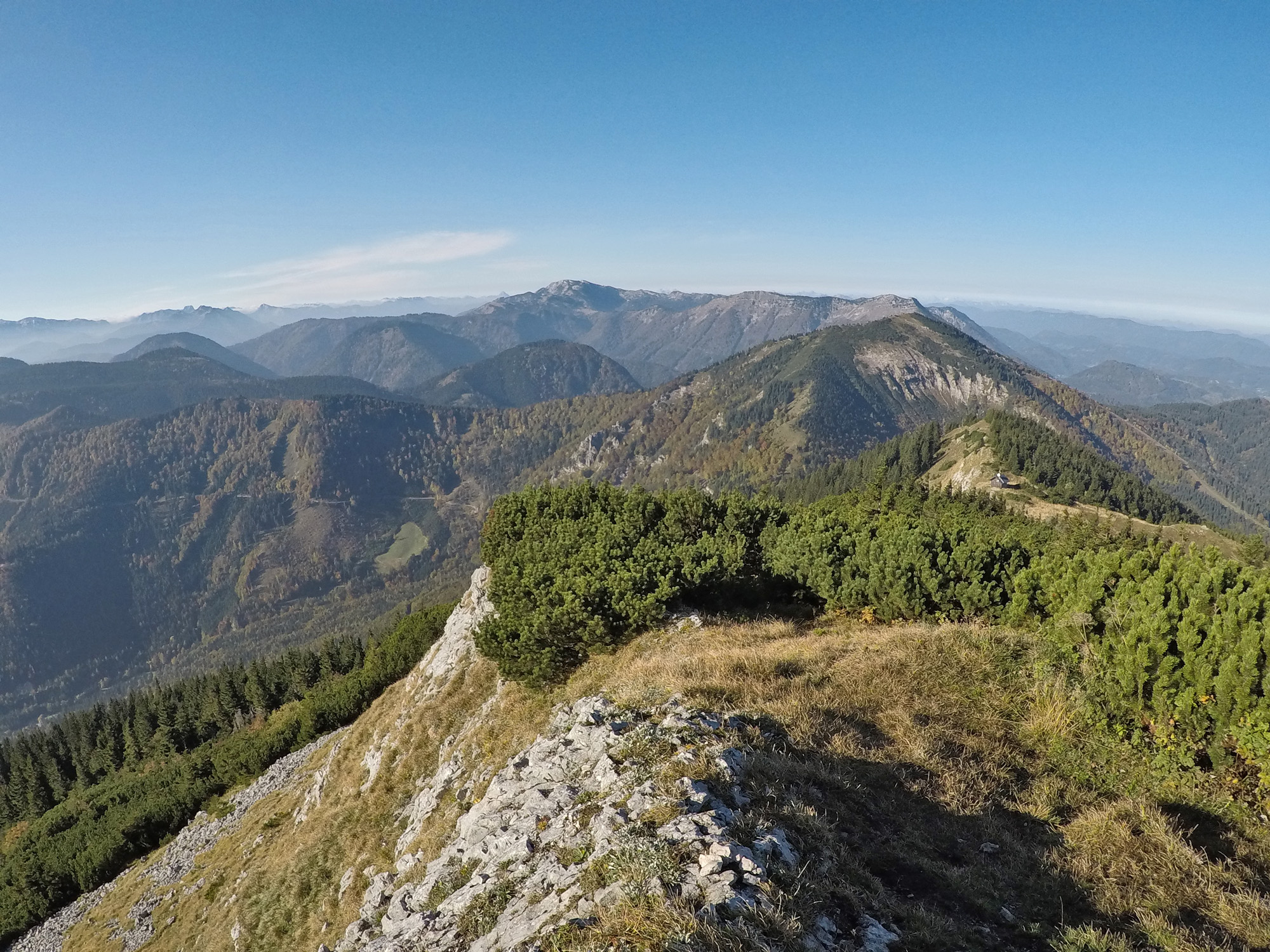 Ybbstalské Alpy cestou na Ötscher, vzadu vidno horu Dürrenstein