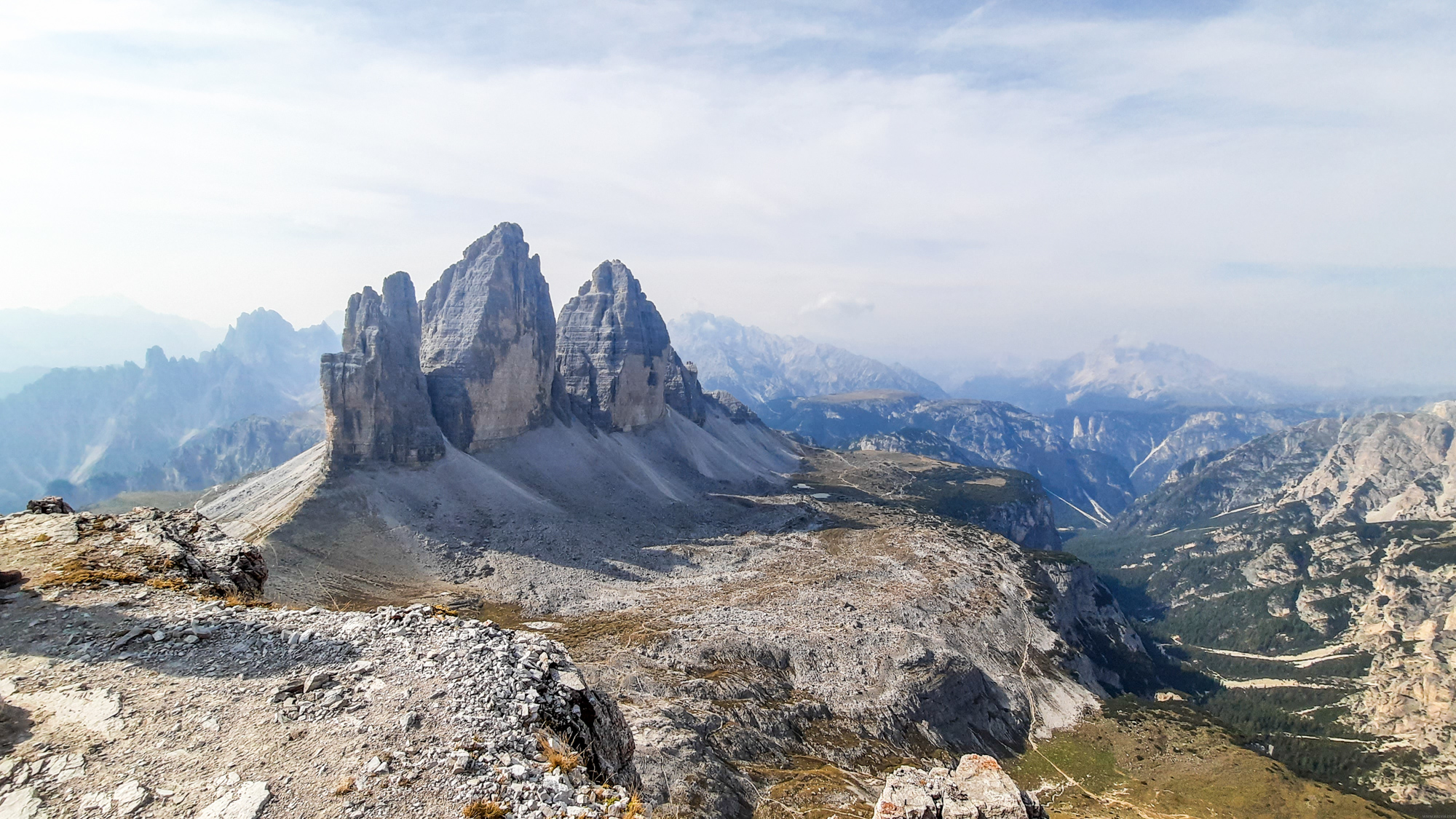 Pohľad na Tre Cime di Lavaredo z Paternkofelu.