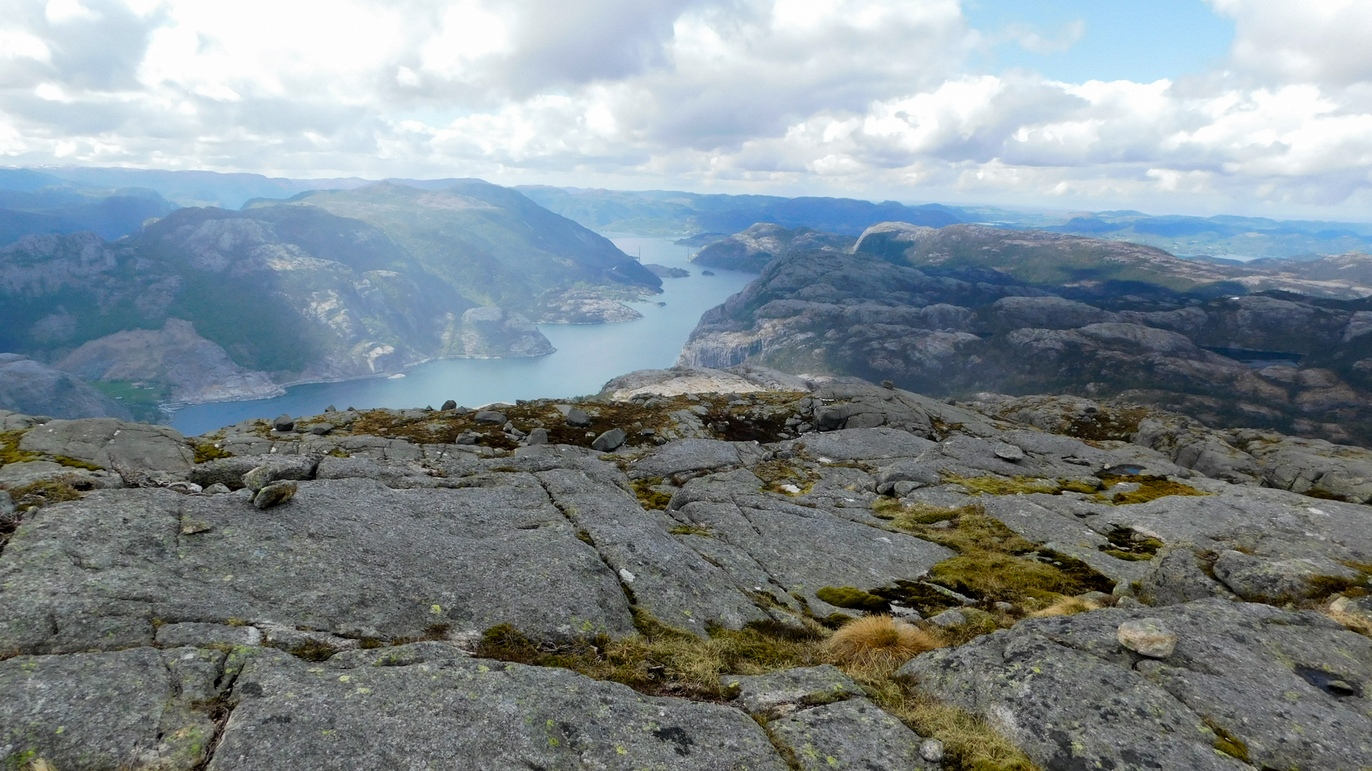 Pohľad z Neverdalsfjell na Lysefjord.