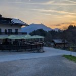 Foto 1: Východiskové parkovisko pri Gasthof Kleefeld (690 m) - štartovacie miesto túry na Sparber, známe svojím malým zverincom s jeleňmi a kamzíkmi