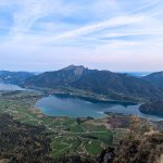 Foto 8: Výhľad z vrcholu Sparberu na jazero Wolfgangsee a masív Schafbergu v pozadí