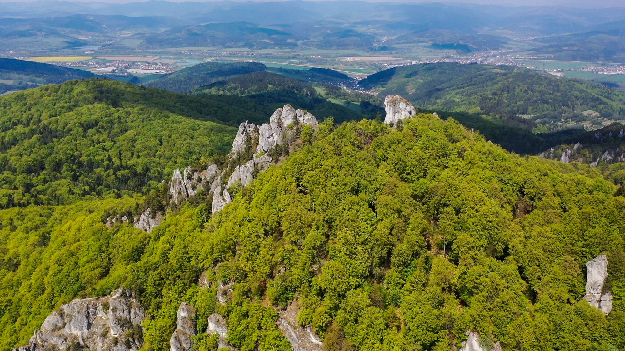 Skala s názvom Brada (816 m)