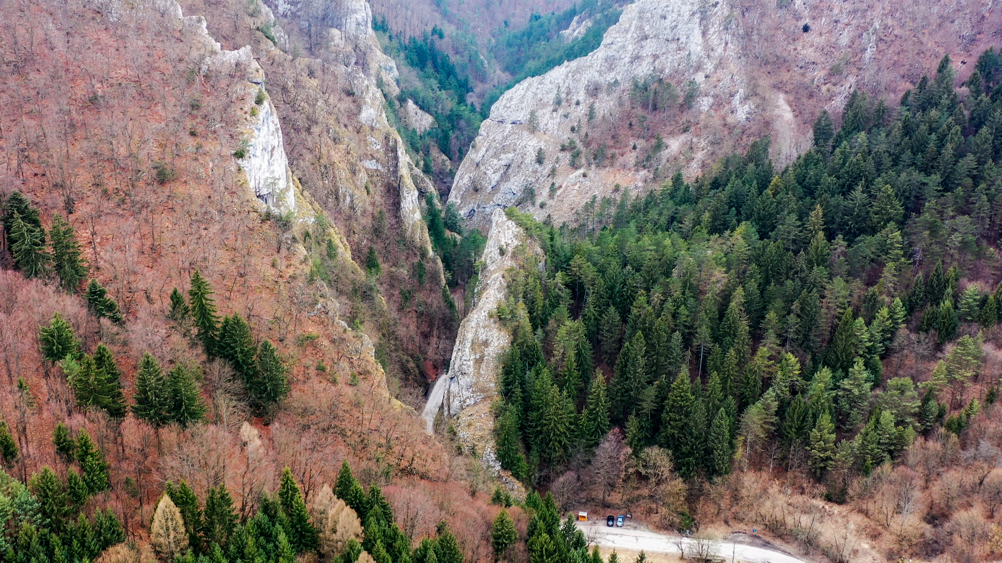 Manínska tiesňava zhora.