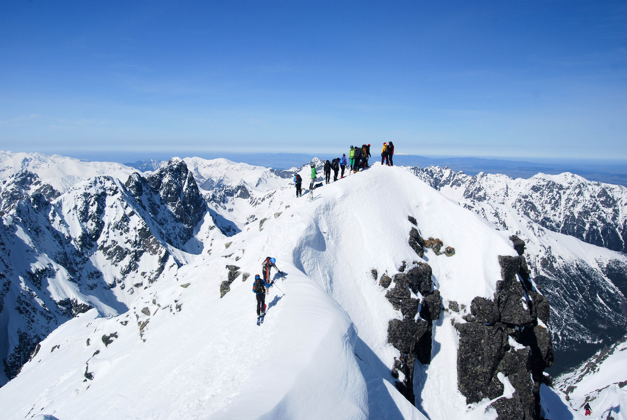 Pohľad na najvyšší vrch Poľska - druhý z vrcholov Rysov vo výške 2499 m.n.m.