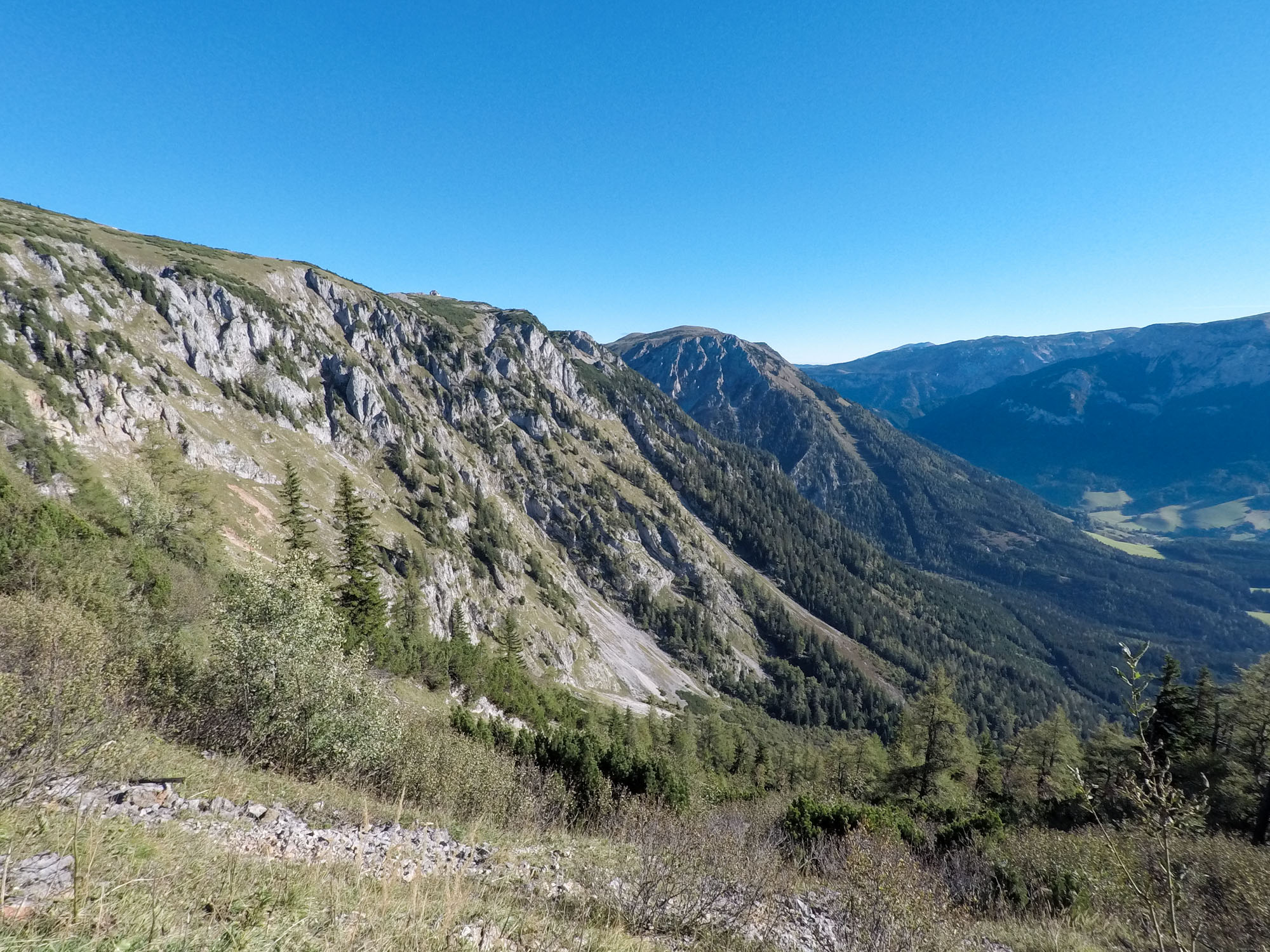 Cesta na Windberg začína z parkoviska Kohlebnerstand vo výške 1450 metrov.