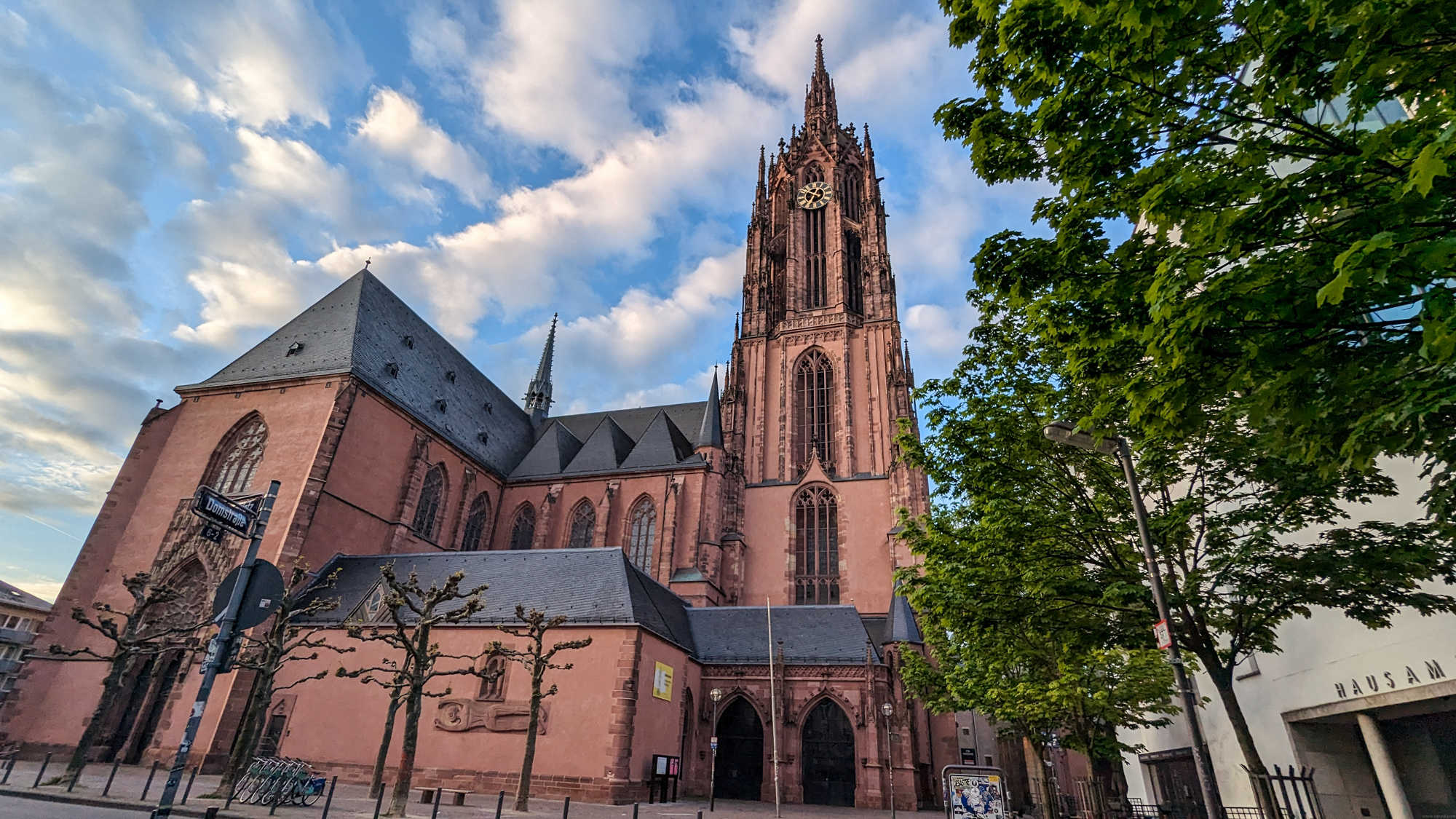 Gotická dominanta mesta – Katedrála sv. Bartolomeja (Frankfurtský dóm).