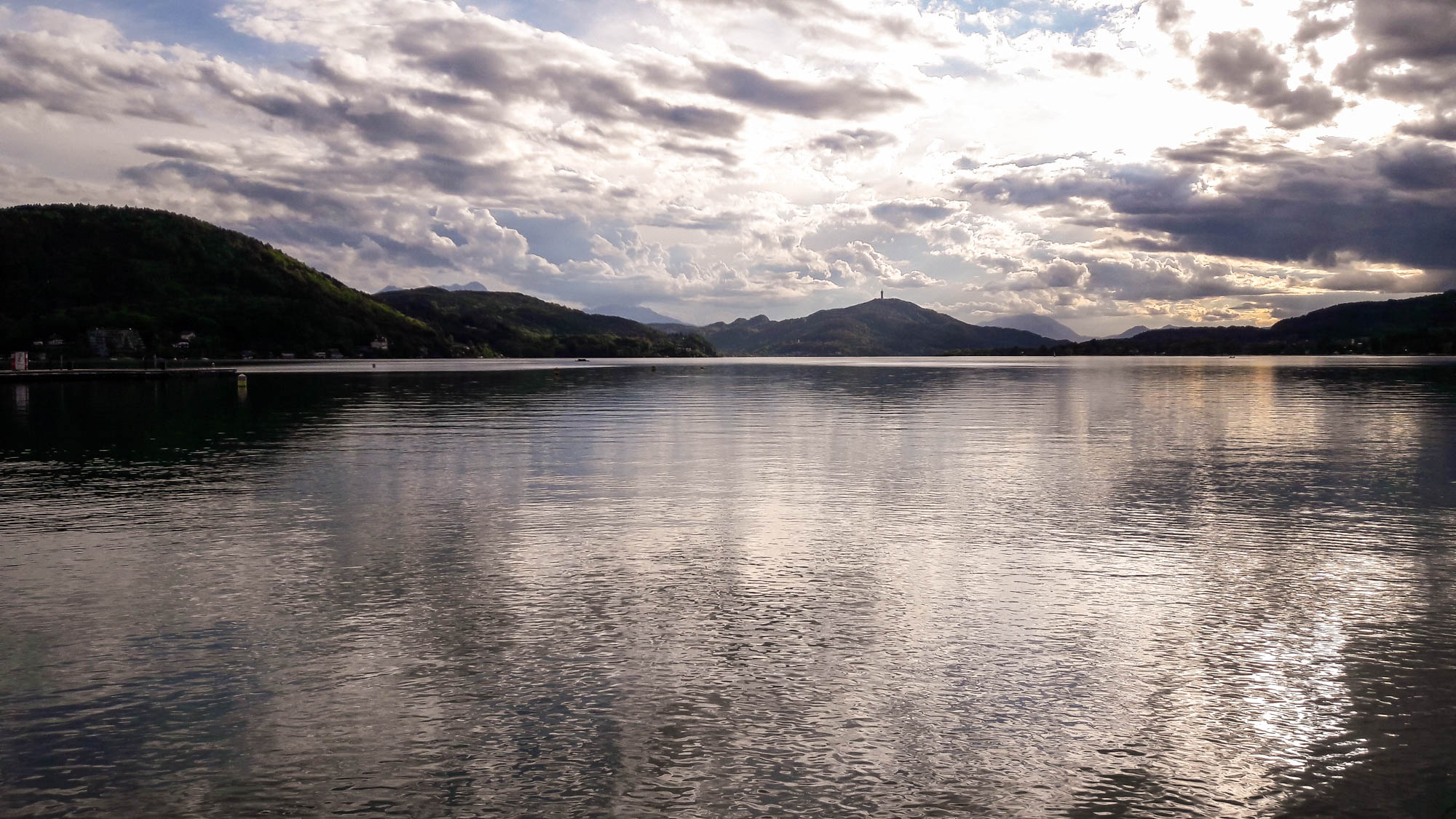 Jazero Wörthersee z Klagenfurtu