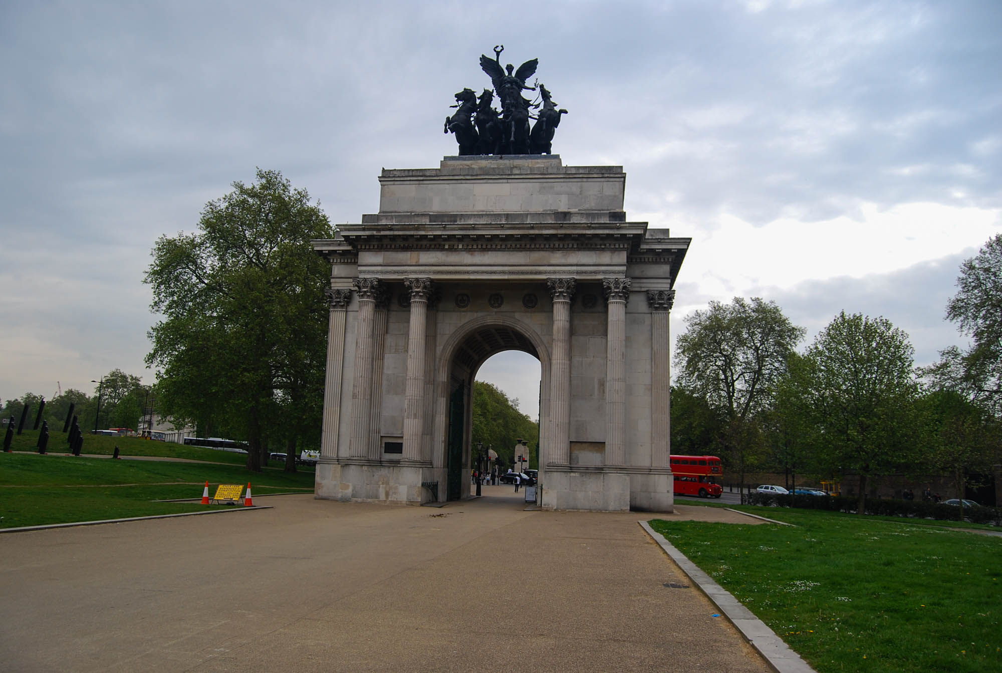 Wellington Arch, medzi Hyde Parkom a Green Parkom