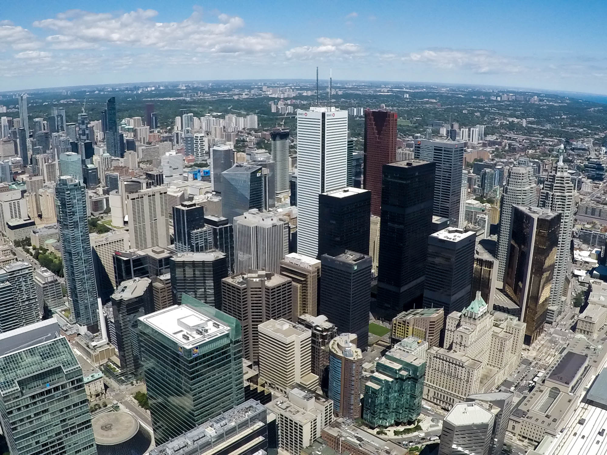 Výhľad zo CN Tower na severo-západ