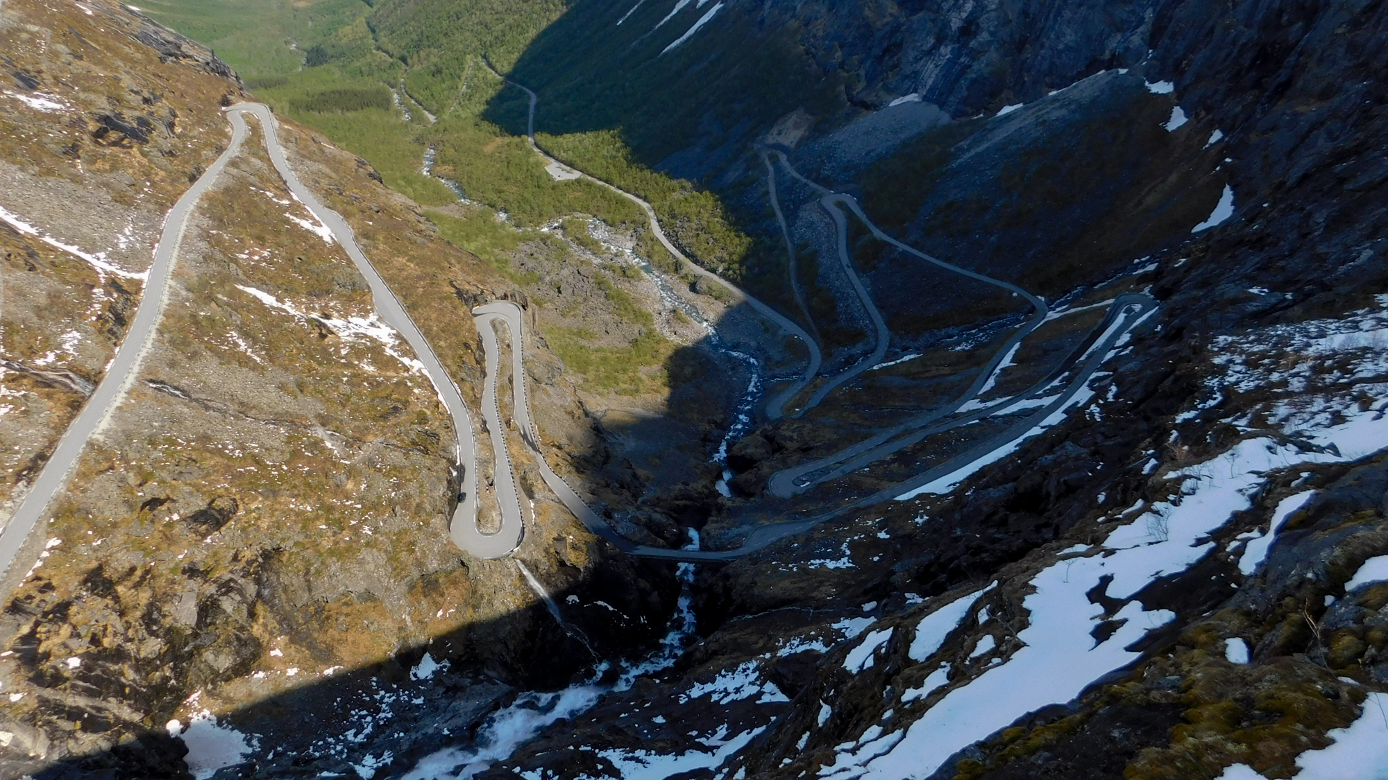 Pohľad zhora na Trollstigen.