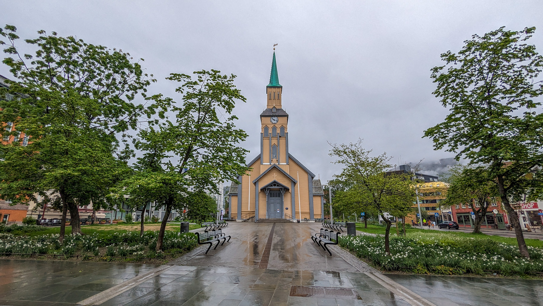 Drevený protestantský kostol Tromsø Domkirke – najsevernejšia katedrála svojho druhu na svete.